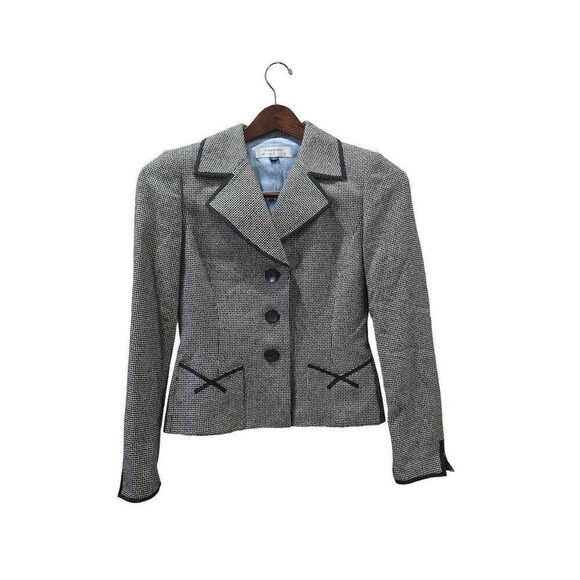 Tahari 4 skirt suit - Picture 9 of 16